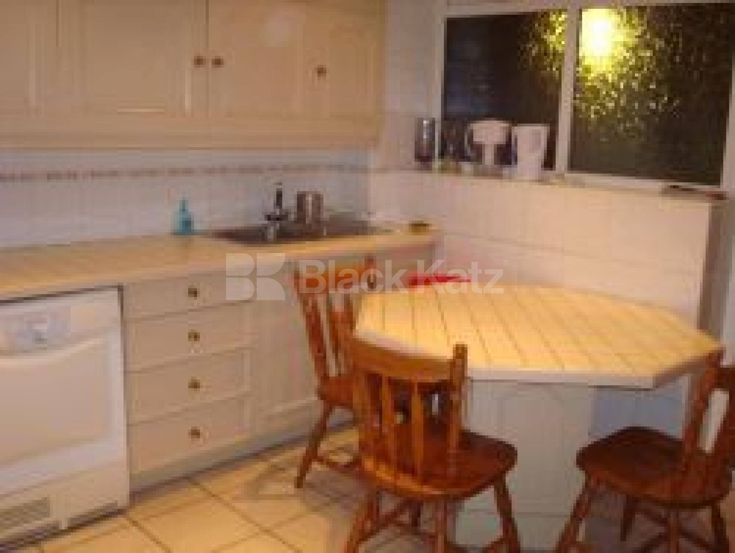 			New Instruciton, 4 Bedroom, 1 bath, 1 reception Flat			 Lancaster Gate, Lancaster Gate W2